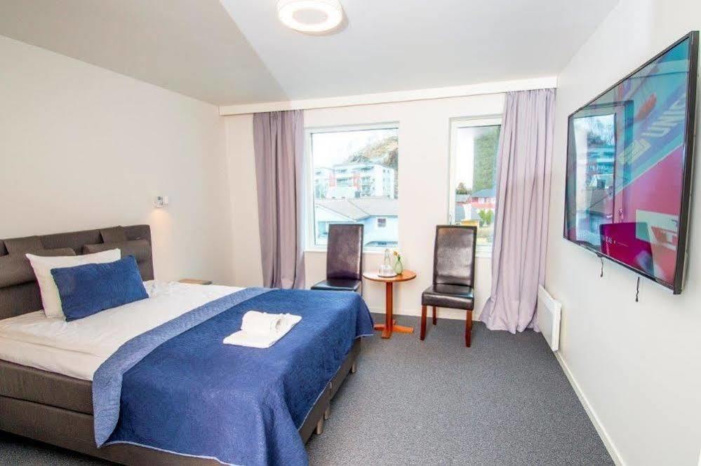 Kinn Hotell Florø Extérieur photo