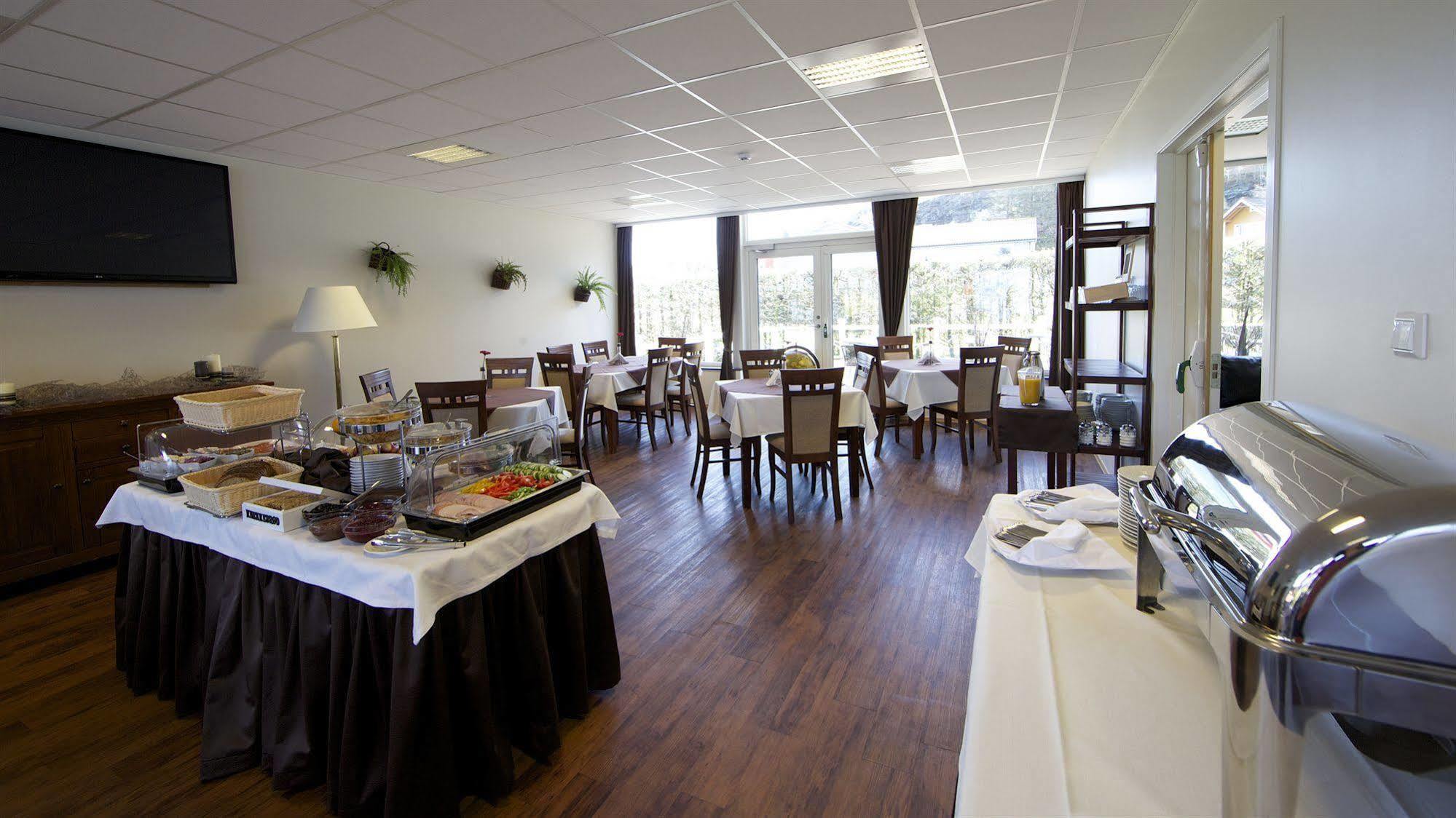 Kinn Hotell Florø Extérieur photo